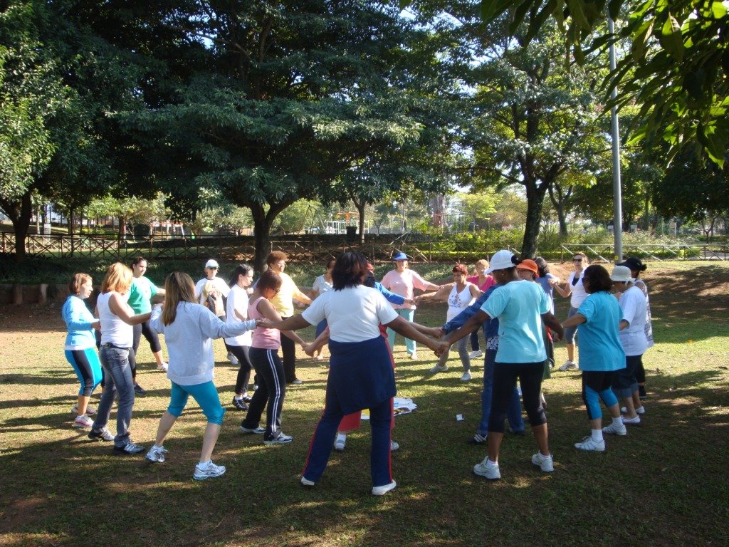 DANÇA CIRCULAR: UMA ATIVIDADE FÍSICA QUE ALIMENTA A MENTE E O CORPO